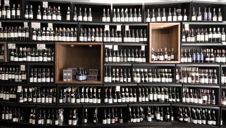wine-store-shelving-boxes